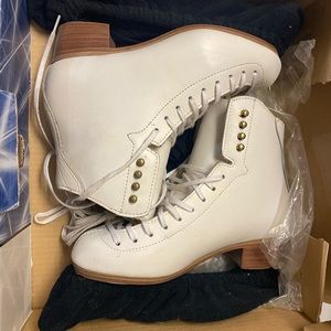 Jackson Ice Skates